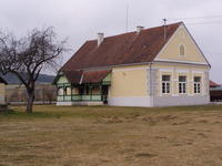 2007 (18. Feber) Die Dorfschule in Kleinbachselten