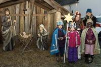 2014 (Jänner) Sternsinger Großbachselten bei der Dorfkrippe